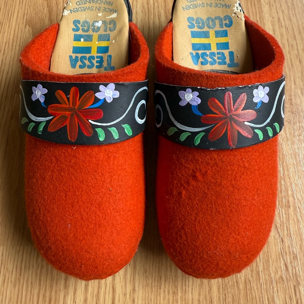 Handmade Clog Shoes - Picture 3 of 6